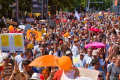 P1037228b-demo-fuer-selbstbestimmung-berlin.jpg