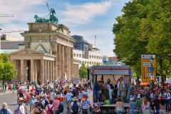 P1047595b-Demozug-am-brandenburger-tor.jpg