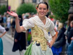 Trachtenfrau-mit-ohrringen.jpg